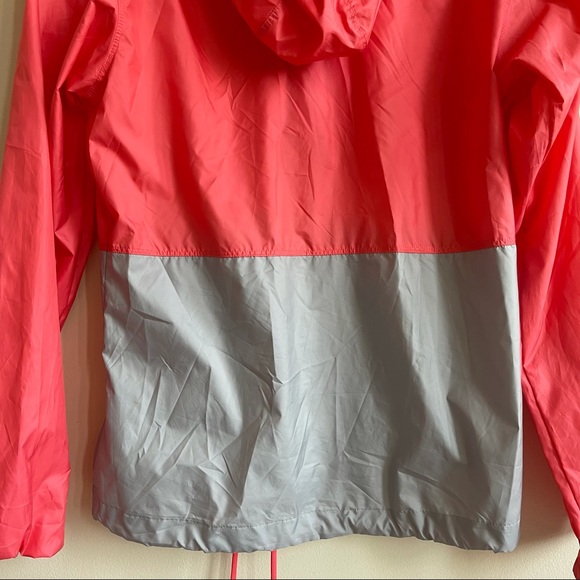 Columbia light windbreaker - Picture 7 of 11